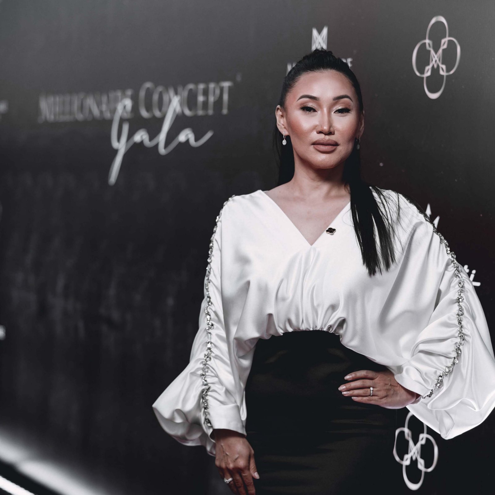 Famous Kyrgyz Mentor Laura Omuraliyeva Was Awarded in Millionaire Concept Gala
